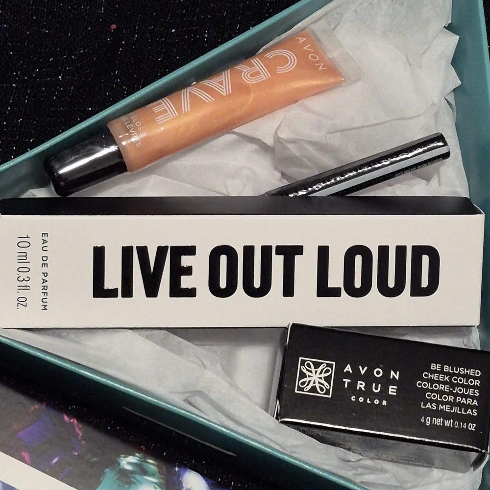 Avon 4-Piece Gift Set In 